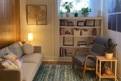 Middle Way Wellness - Mental health treatment facility in Ferndale, MI