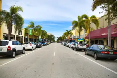 Campus Recovery Center - Mental health treatment facility in Lake Worth Beach, FL